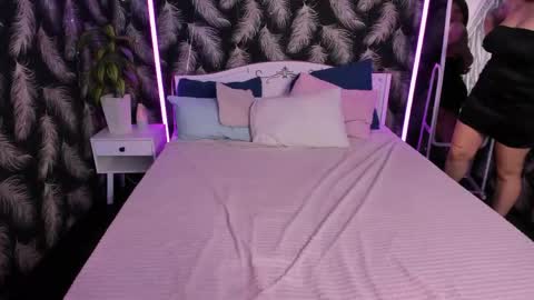 sauvagebirdy online show from April 10, 9:32 pm