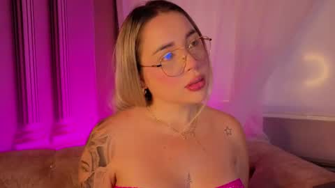 Savanna  online show from June 14, 8:53 pm
