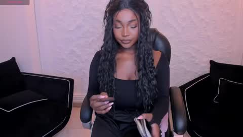 S a v a n n a h  online show from May 14, 4:29 am