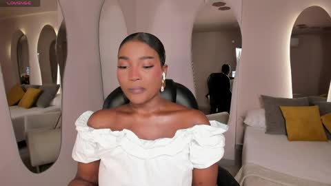 S a v a n n a h  online show from April 9, 1:16 pm