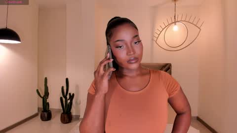 S a v a n n a h  online show from May 26, 7:24 pm