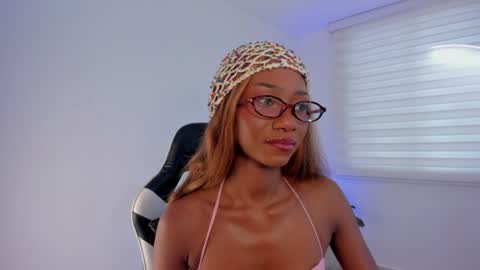 Savannahwildee online show from August 5, 12:22 pm