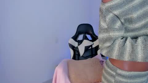 Savannahwildee online show from August 4, 12:11 pm