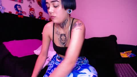 candy scarce online show from February 1, 11:27 pm