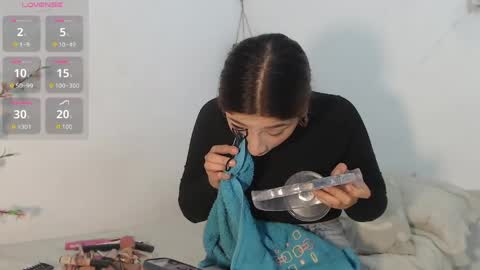 scarlet_100 online show from May 30, 12:41 am
