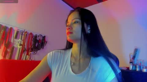 scarlet taylor kennedy online show from January 10, 8:35 pm