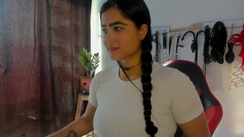 scarlet taylor kennedy online show from December 11, 9:01 pm