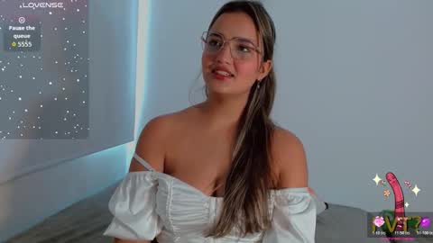 Scarlet  online show from October 31, 2:10 pm