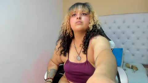 scarlet_star616 online show from April 10, 3:45 am