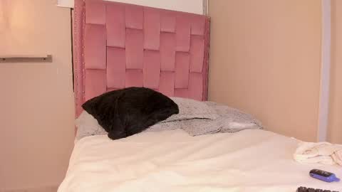scarlet_vixen_ online show from May 16, 6:16 am
