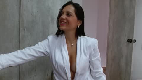 Snapshot of scarleth_xue chatting on February 8, 5:08 pm Scarleth online show from February 8, 5:08 pm