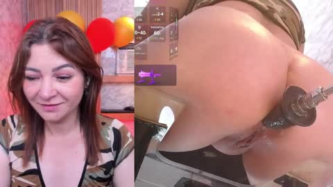 scarlethill_ online show from April 6, 2:29 pm