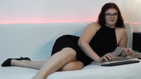 Scarlet online show from November 14, 1:11 pm