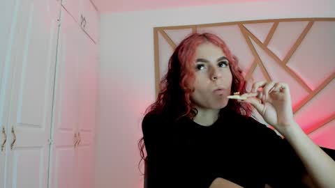 Scarlet online show from January 17, 1:03 pm