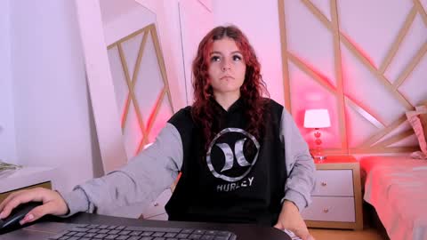 Scarlet online show from December 7, 11:07 am