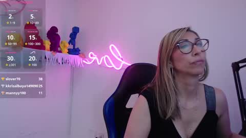 Scarlett online show from November 8, 1:49 pm