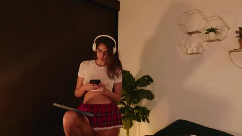 Scarlett Grand online show from April 5, 1:21 pm