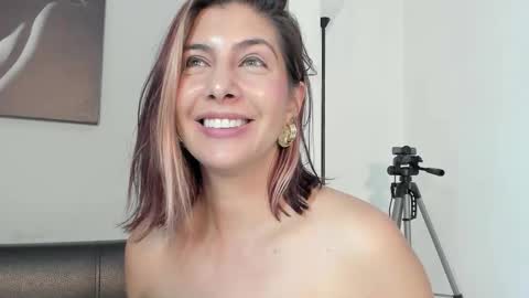 Snapshot of scarlett_moore_ chatting on October 18, 4:53 pm Scarlett online show from October 18, 4:53 pm
