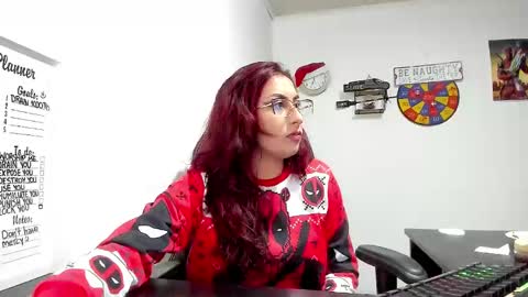 Snapshot of scarlett_sen chatting on December 24, 3:16 pm Mistress Scarlett online show from December 24, 3:16 pm