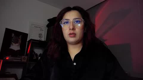 Snapshot of scarlett_sen chatting on October 2, 2:00 pm Mistress Scarlett online show from October 2, 2:00 pm