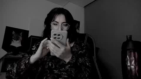 Snapshot of scarlett_sen chatting on September 27, 4:25 pm Mistress Scarlett online show from September 27, 4:25 pm