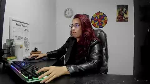 Snapshot of scarlett_sen chatting on January 9, 2:07 pm Mistress Scarlett online show from January 9, 2:07 pm
