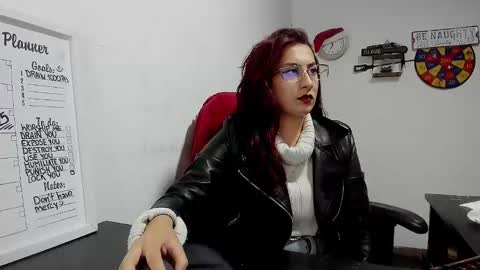 Snapshot of scarlett_sen chatting on January 6, 2:14 pm Mistress Scarlett online show from January 6, 2:14 pm