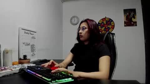 Snapshot of scarlett_sen chatting on January 10, 6:28 pm Mistress Scarlett online show from January 10, 6:28 pm