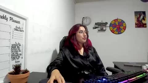 Snapshot of scarlett_sen chatting on December 11, 3:58 pm Mistress Scarlett online show from December 11, 3:58 pm