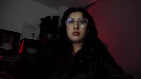 Snapshot of scarlett_sen chatting on October 3, 2:11 pm Mistress Scarlett online show from October 3, 2:11 pm