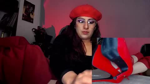 Snapshot of scarlett_sen chatting on September 20, 3:10 pm Mistress Scarlett online show from September 20, 3:10 pm