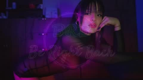 Snapshot of scarlett_v3la chatting on February 9, 1:45 am Scarlett online show from February 9, 1:45 am