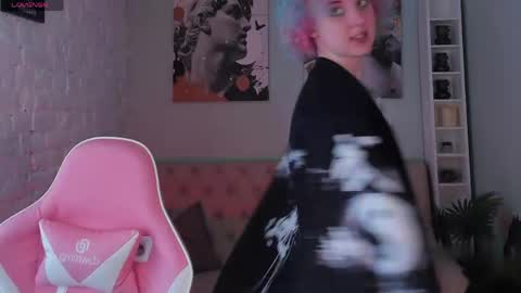 Scarlett online show from May 25, 1:32 pm