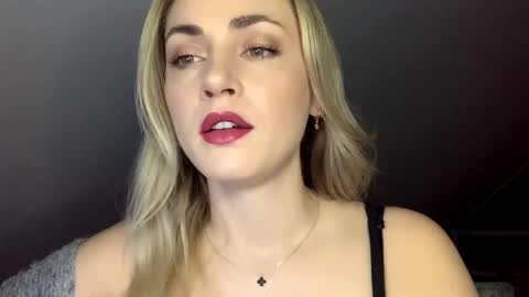 ScarlettxBlonde online show from May 19, 6:31 am