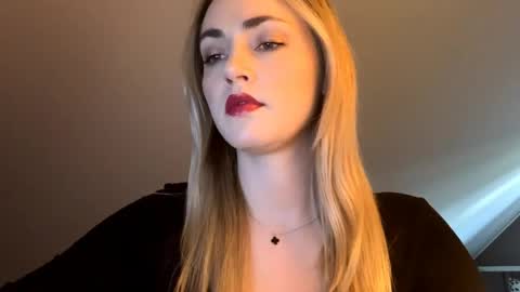 ScarlettxBlonde online show from May 5, 6:27 am