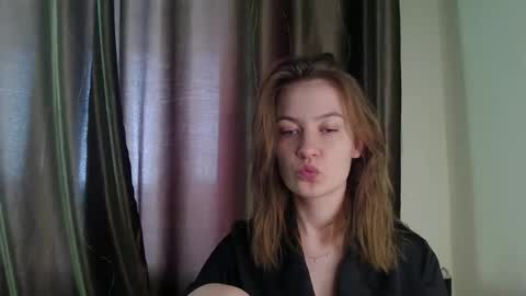 Elsa online show from May 7, 10:19 am