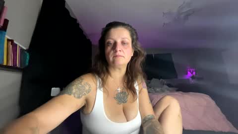 HeyGirlHey88 online show from October 3, 10:09 am