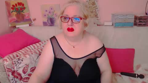 Snapshot of secretloverbbw chatting on September 16, 7:44 pm Alice online show from September 16, 7:44 pm
