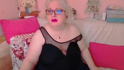 Snapshot of secretloverbbw chatting on December 10, 7:00 pm Alice online show from December 10, 7:00 pm