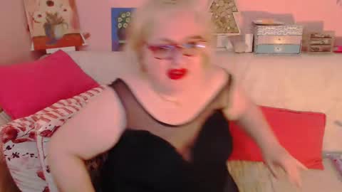 Snapshot of secretloverbbw chatting on February 27, 7:37 pm Alice online show from February 27, 7:37 pm