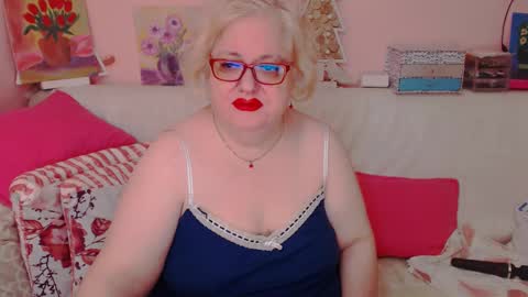 Snapshot of secretloverbbw chatting on September 15, 7:43 pm Alice online show from September 15, 7:43 pm