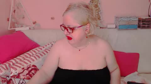 Snapshot of secretloverbbw chatting on October 6, 7:40 pm Alice online show from October 6, 7:40 pm
