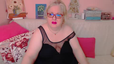Snapshot of secretloverbbw chatting on January 9, 7:08 pm Alice online show from January 9, 7:08 pm