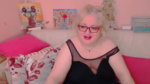 Snapshot of secretloverbbw chatting on October 10, 7:08 pm Alice online show from October 10, 7:08 pm