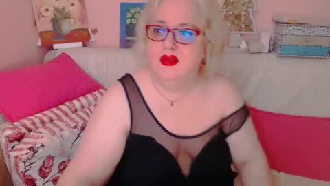 Snapshot of secretloverbbw chatting on March 7, 8:22 pm Alice online show from March 7, 8:22 pm