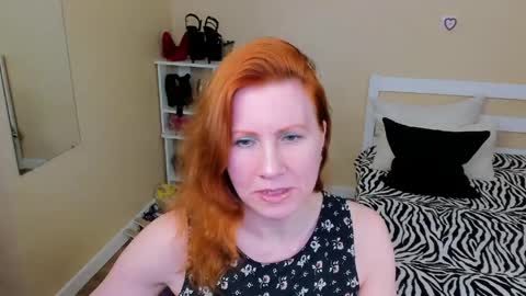 seductive_foxy_ online show from May 3, 1:09 am