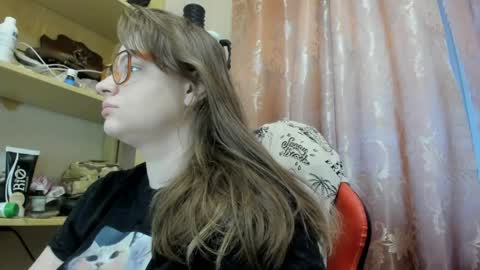 seductive_she_wolf online show from May 5, 2:36 am