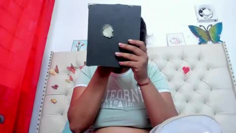 selena_beautyy online show from May 18, 7:42 pm