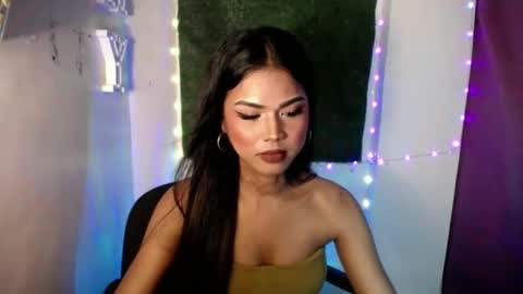 selena_fox2000 online show from May 5, 5:27 pm
