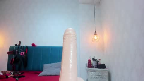 Selena Priscilla Blair Montenegro online show from May 11, 4:47 am